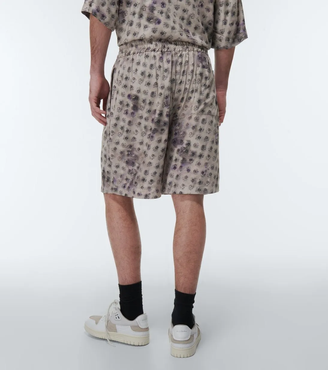 Acne Studios Short à motif fleuri