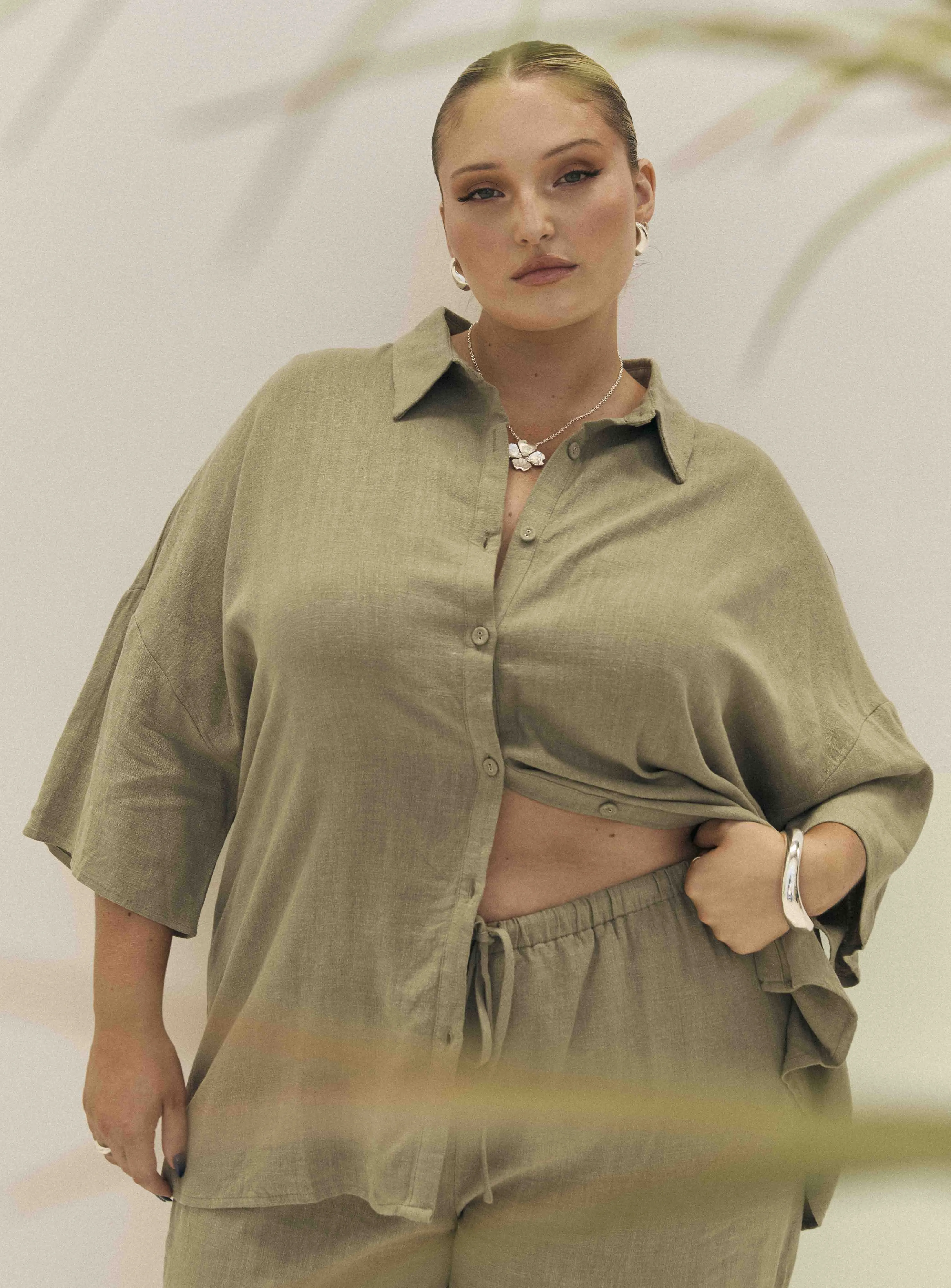 Guava Linen Blend Shirt Olive Curve