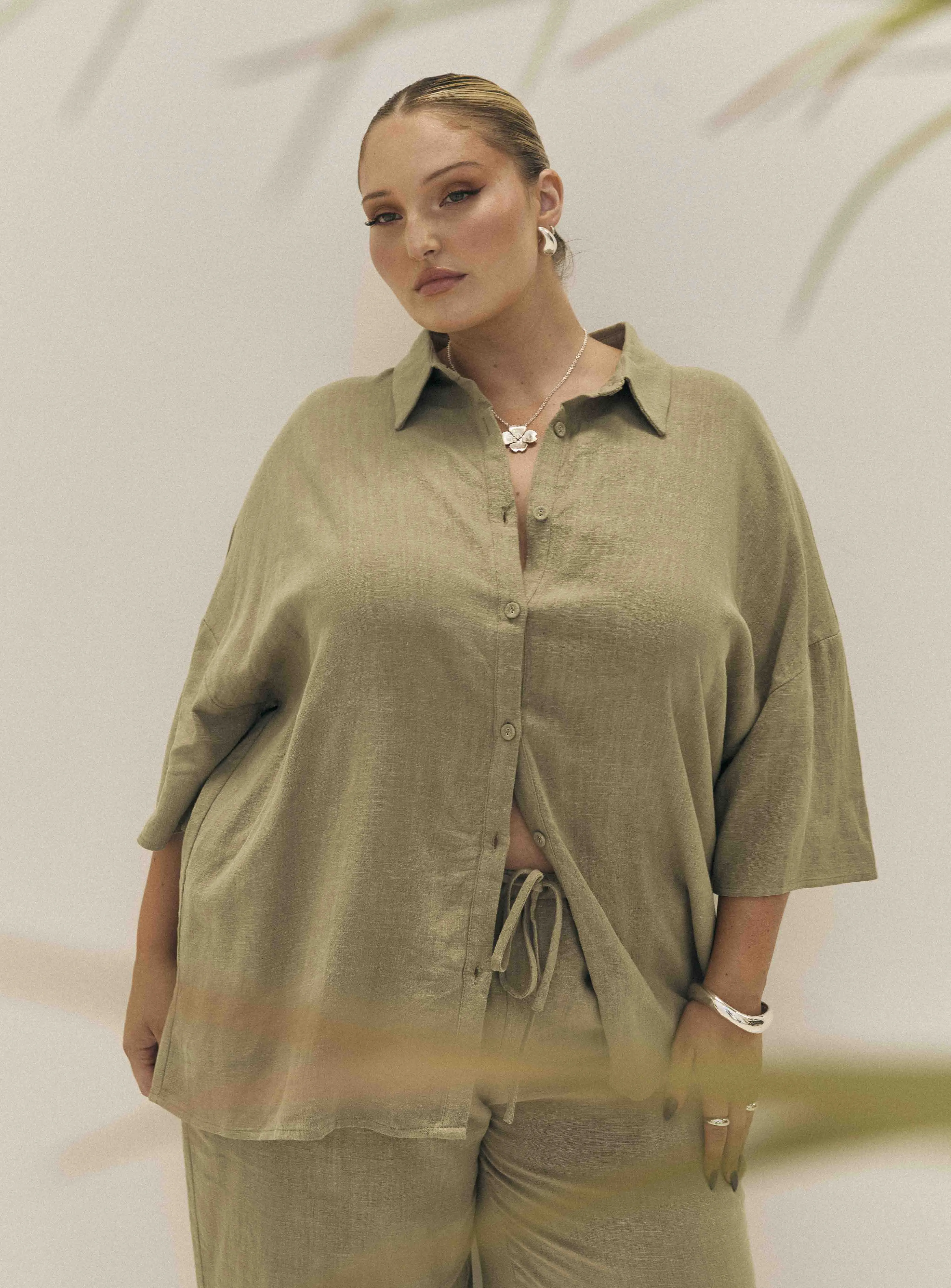 Guava Linen Blend Shirt Olive Curve