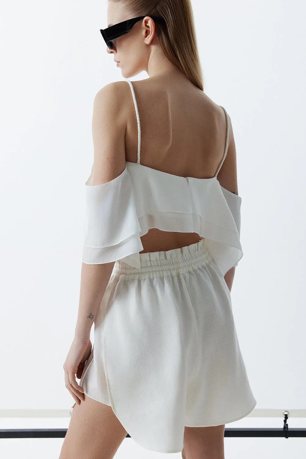 Linen top with ruffles