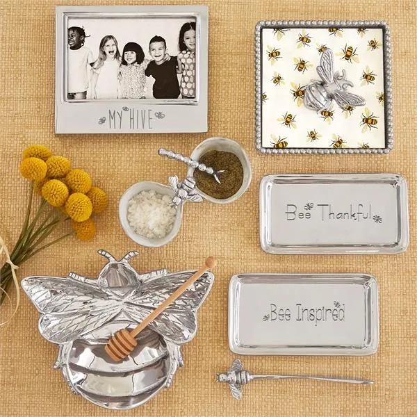 Mariposa Honeybee Signature Napkin Box