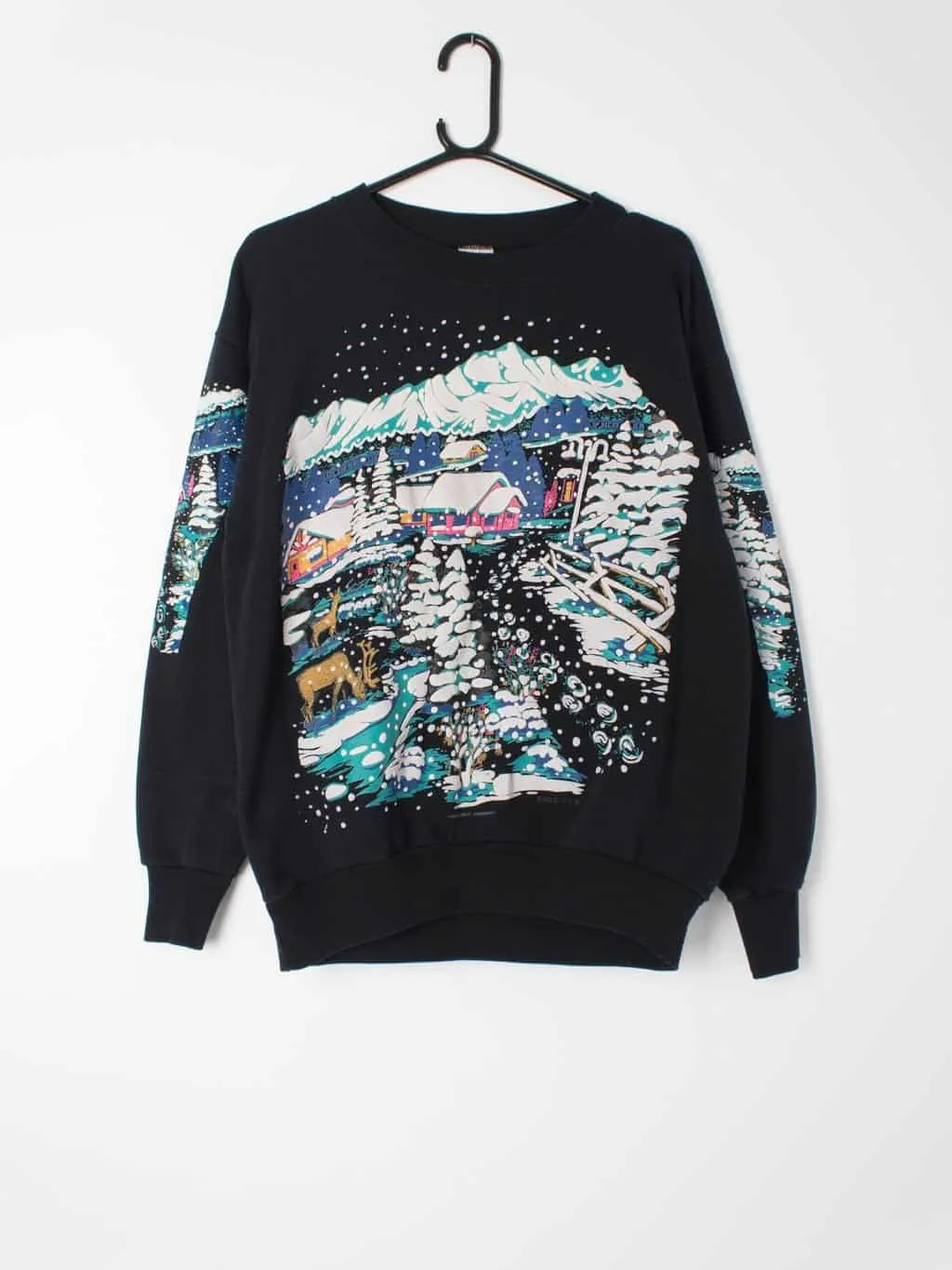 Vintage Christmas novelty sweatshirt with epic double sided mountain village snow scene – Medium