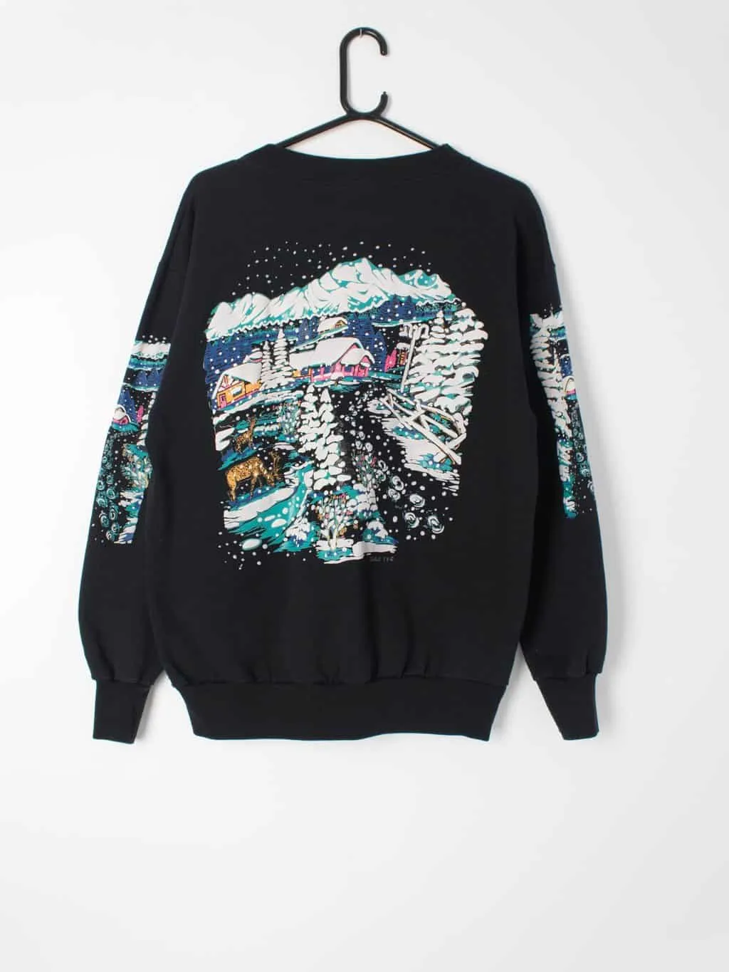 Vintage Christmas novelty sweatshirt with epic double sided mountain village snow scene – Medium