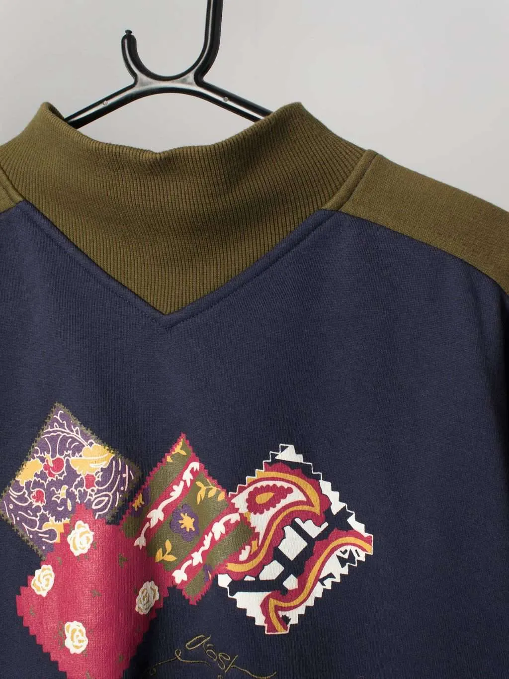 Womens vintage 90s sweatshirt Dash two tone navy blue olive green with floral motifs – Medium